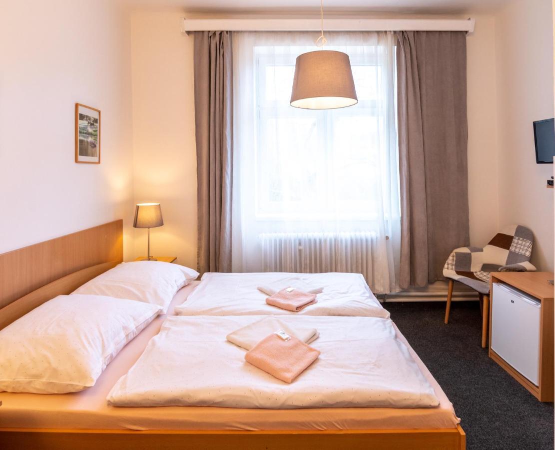 Hotel U Berounky Srbsko Esterno foto
